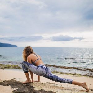 yoga acantilado 600x732